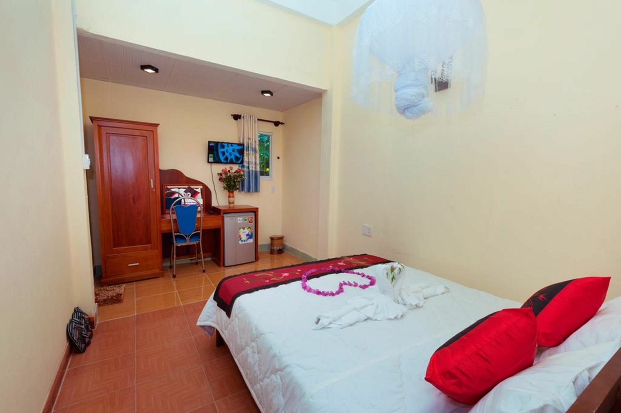 Bougain Villeas Homestay Hoi An Exterior photo